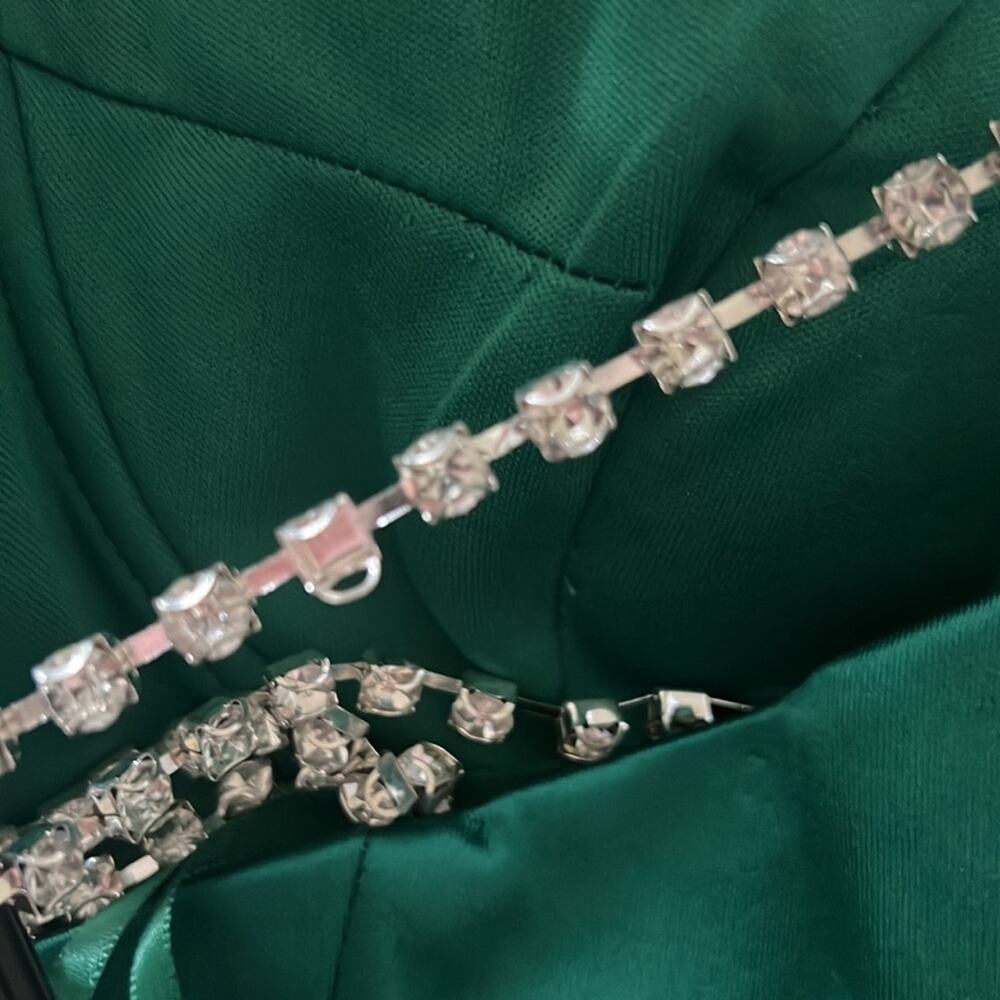 MAC DUGGAL CHARMEUSE RHINESTONE STRAP TRUMPET GOWN Sz 8 W/ Flaw - Picture 4 of 9